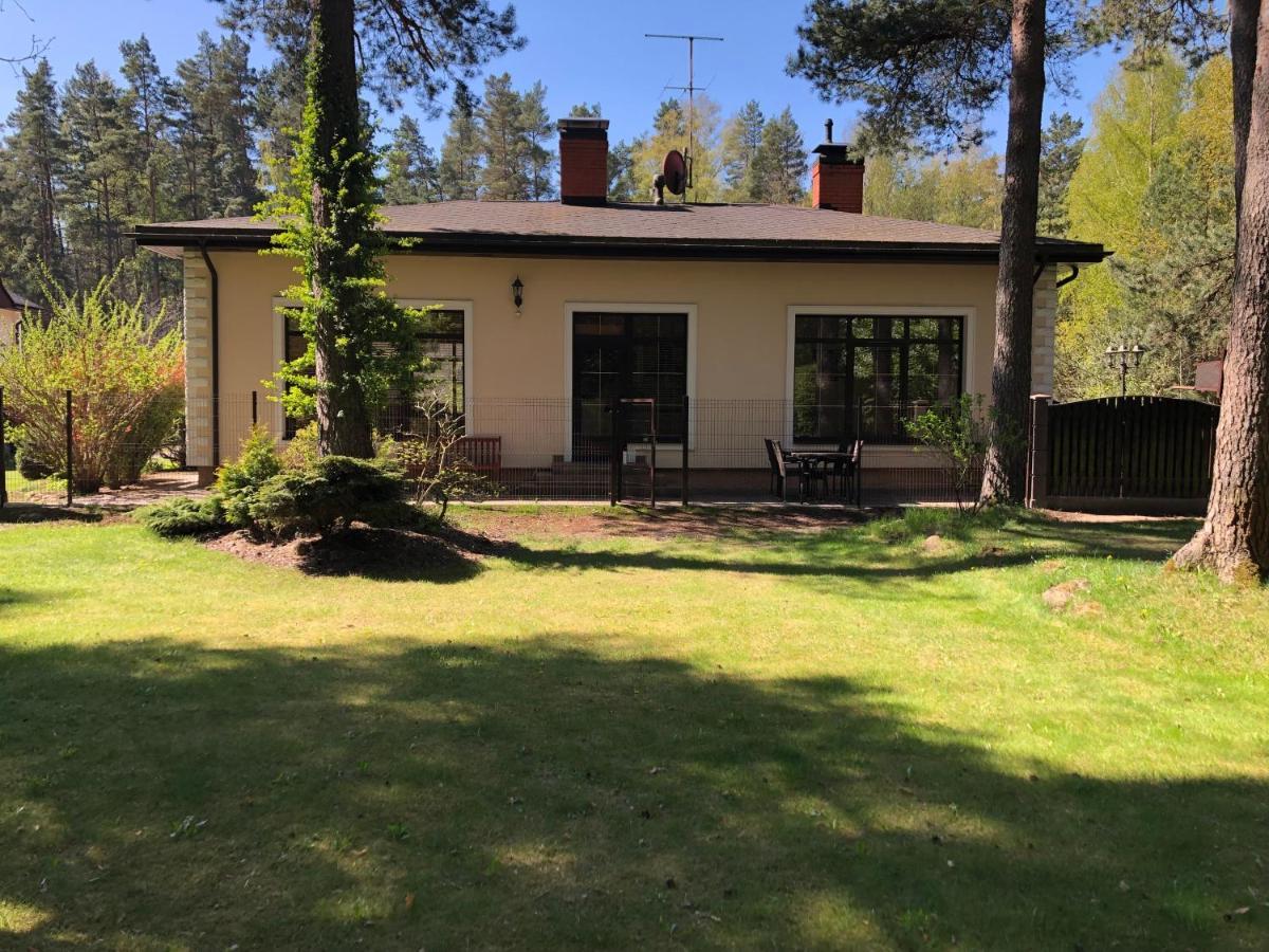 Guests House With Amazing Pool And Sauna Babīte Exterior foto